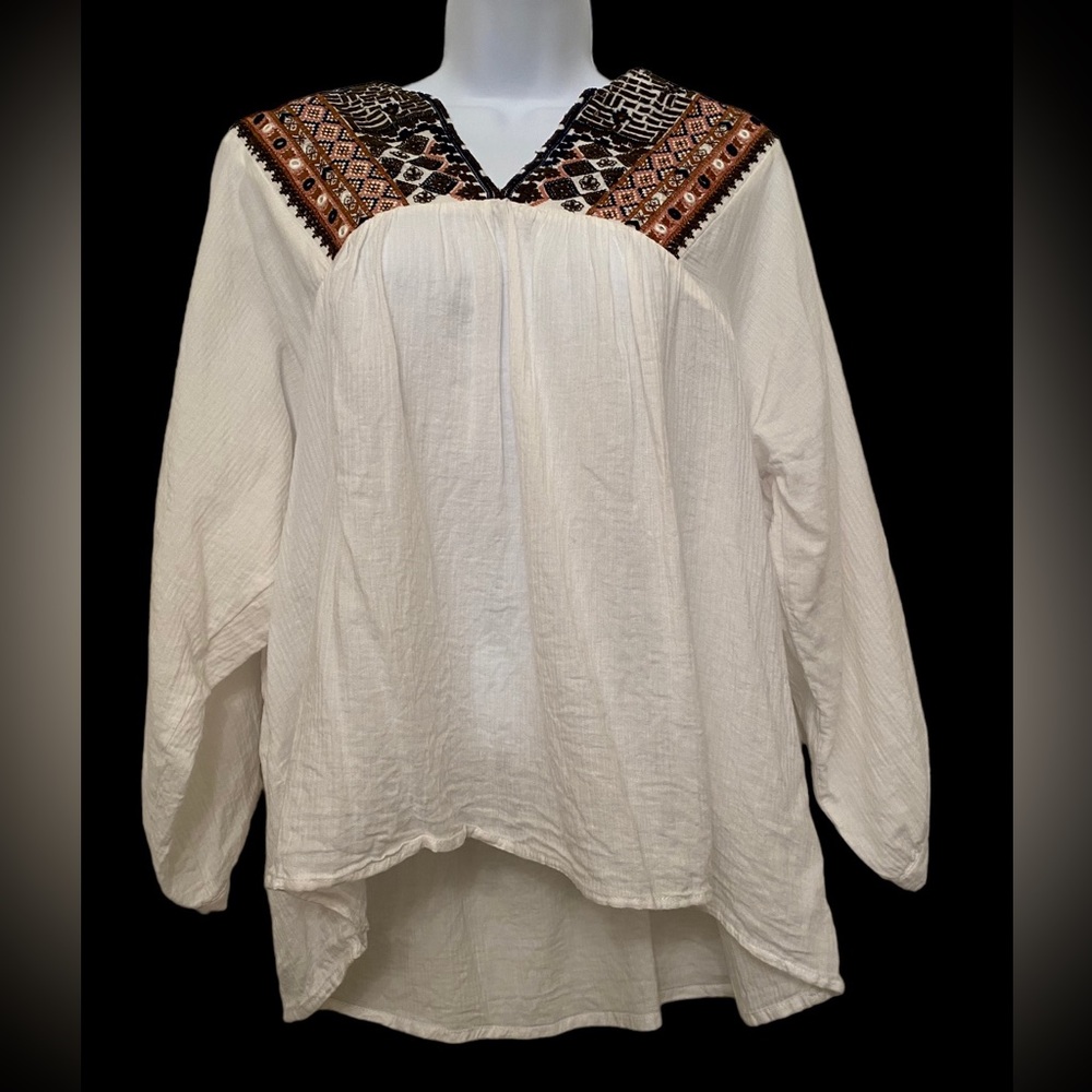 Top by Lovestitch.
